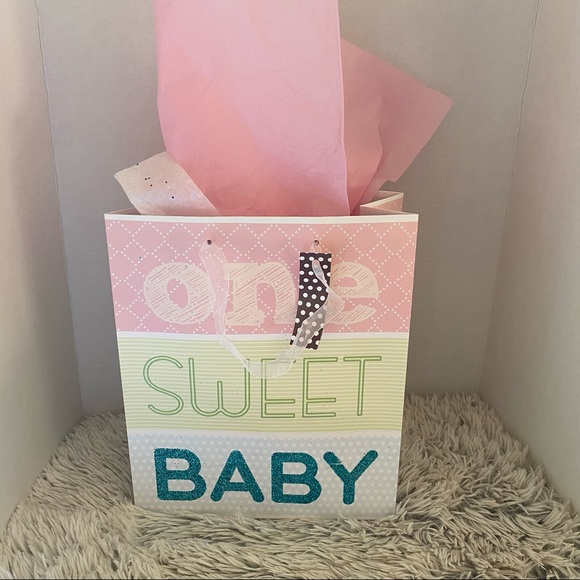 Cute as cute 🥰 can be 100% handmade baby gift - Picture 4 of 14